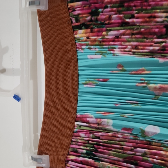 Mint Green Floral Sheer Belted Skirt - Picture 4 of 8